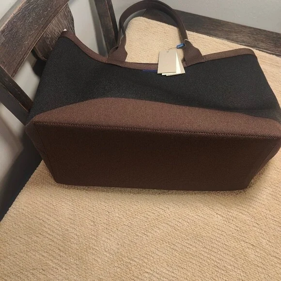 The Lightweight Zip Tote in Black Sky - Picture 5 of 6